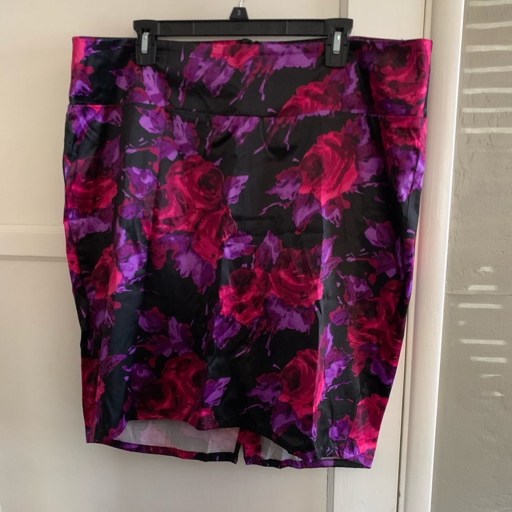 Torrid Pink and purple flowers body con skirt